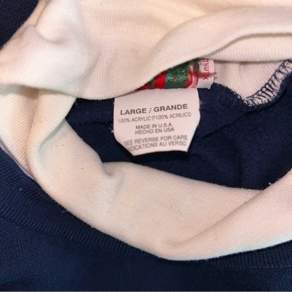 Nutcracker Vintage Winter Sweatshirt - Size L - Picture 6 of 6